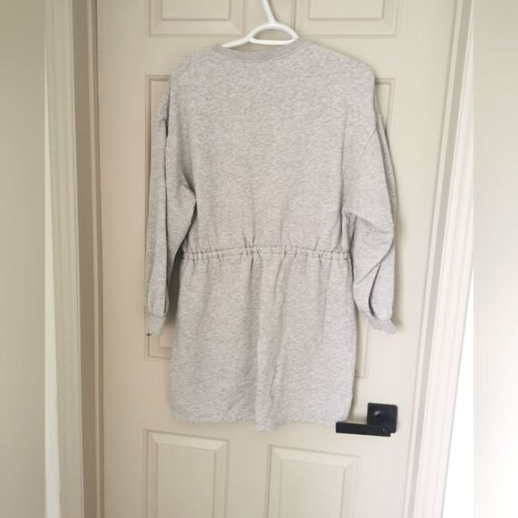 3/$20 H&M cinched sweater dress - Picture 4 of 4